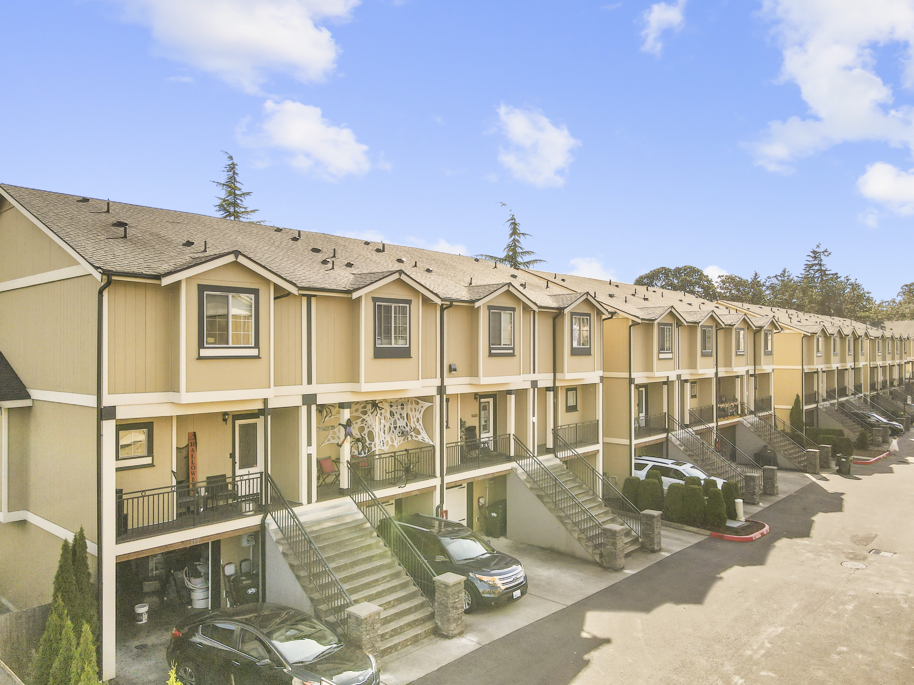 Gravelly Lake Townhomes 8911 Gravelly Lake Dr SW - 114